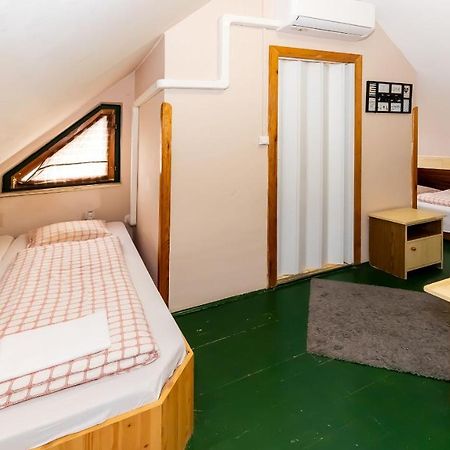 에게르 Csillagtura Panzio B&B 외부 사진