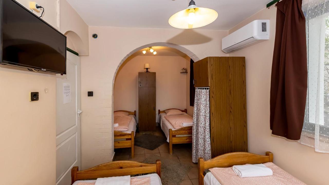 에게르 Csillagtura Panzio B&B 외부 사진