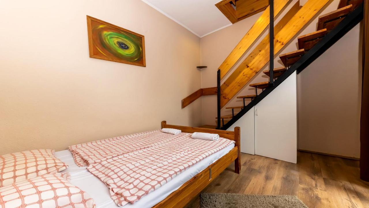에게르 Csillagtura Panzio B&B 외부 사진