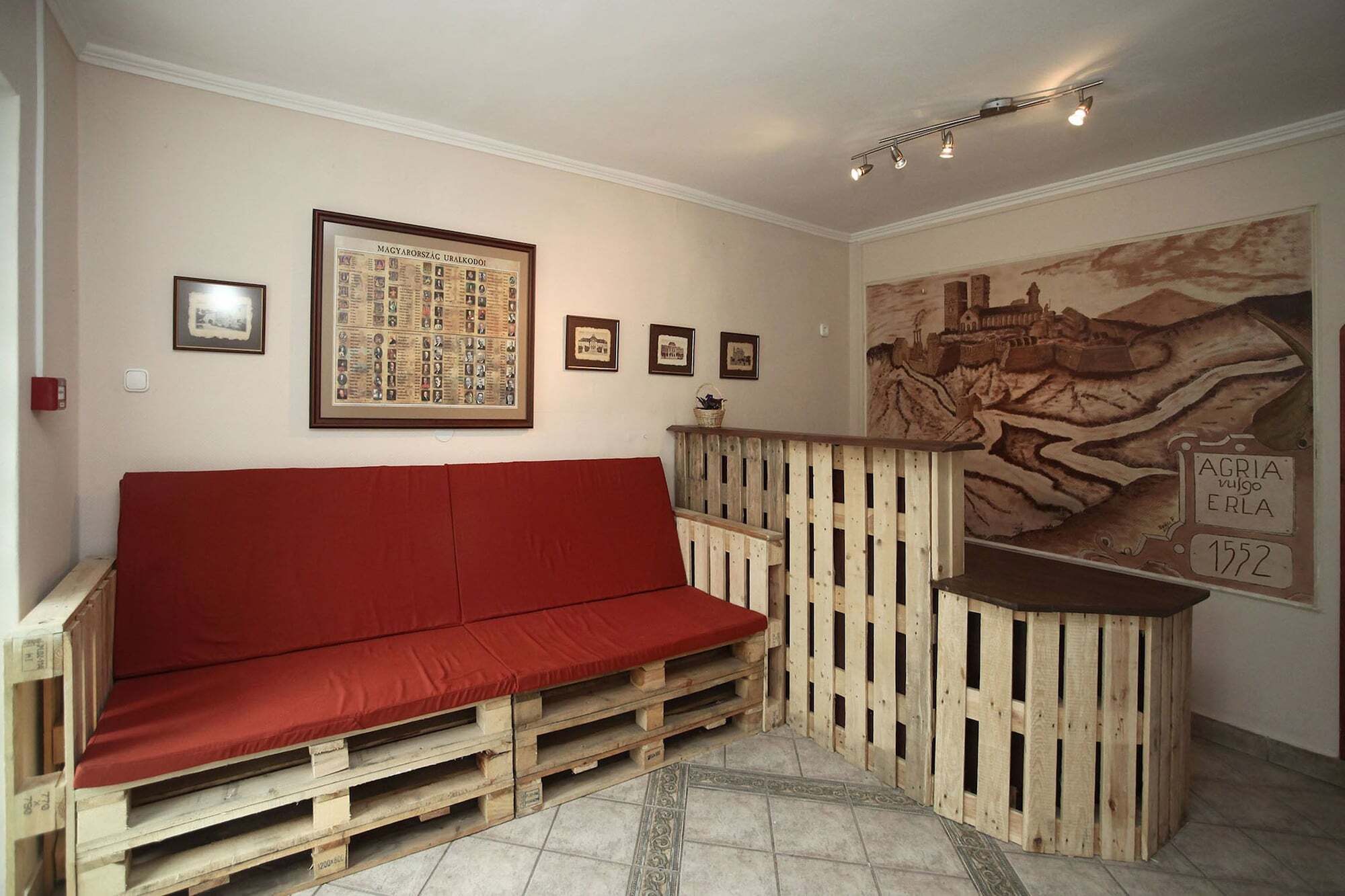 에게르 Csillagtura Panzio B&B 외부 사진