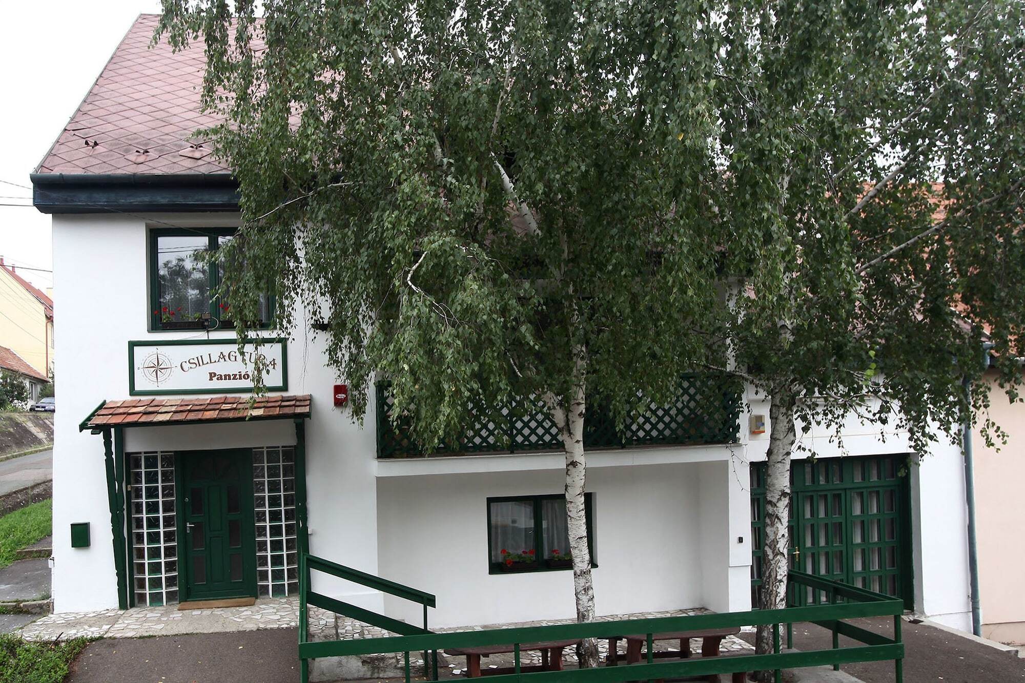 에게르 Csillagtura Panzio B&B 외부 사진