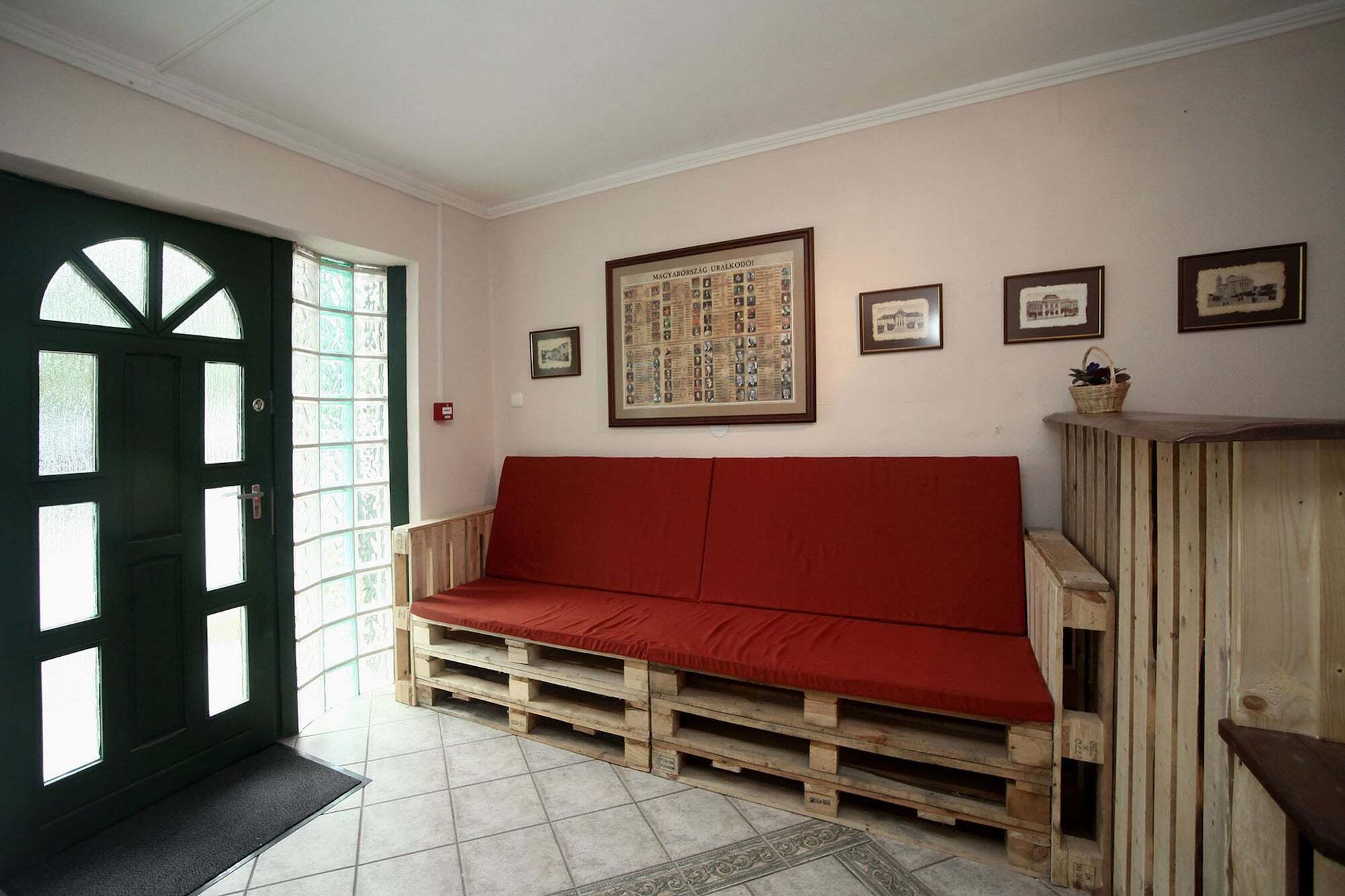 에게르 Csillagtura Panzio B&B 외부 사진